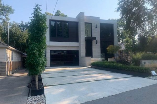 15 Delroy Dr